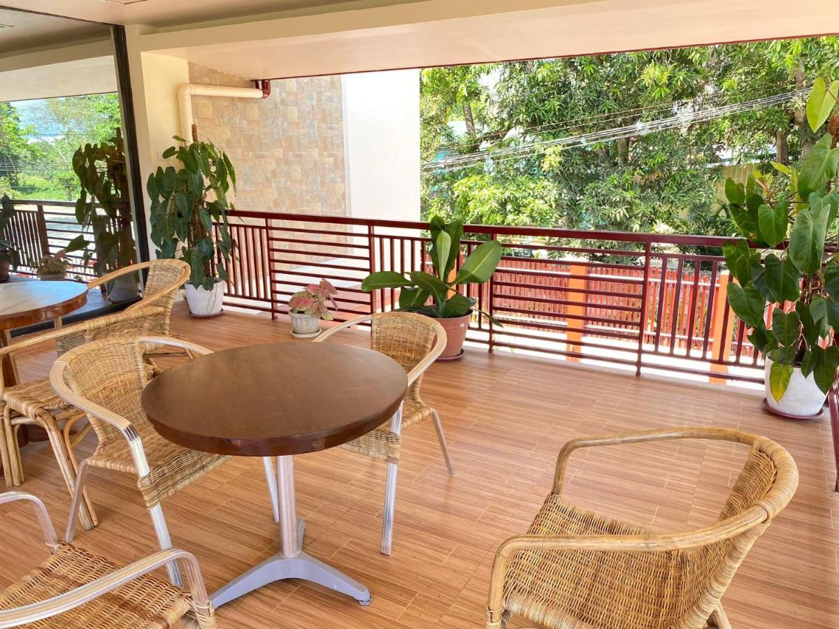 Tessie'S Home Stay Bed & Breakfast Puerto Princesa Exterior foto